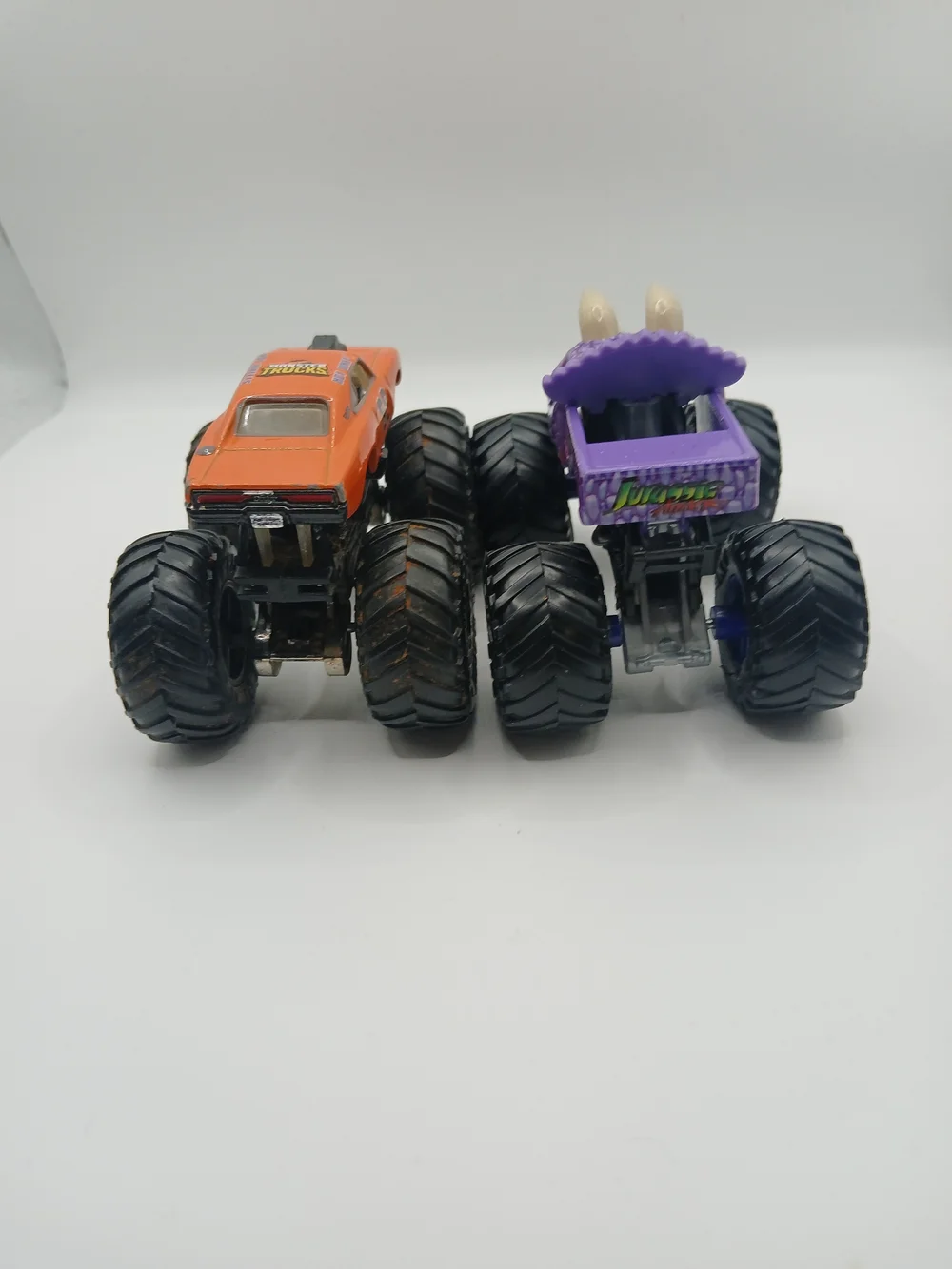 Monster Jam 1:64 Scale Spin Master Jam‎ Jurassic & Dodge Charger R/T 68' Trucks